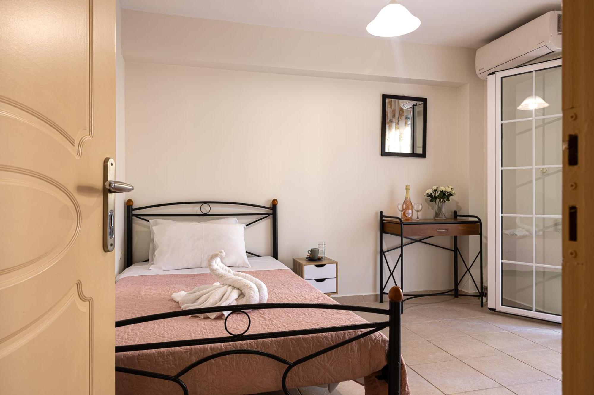 Pavlos Apartments Argostoli  Ngoại thất bức ảnh